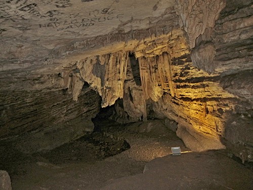 Vjetrenica, největší a nejvýznamnější jeskyně BiH, zaujme spíš než výzdobou svými monumentálními rozměry