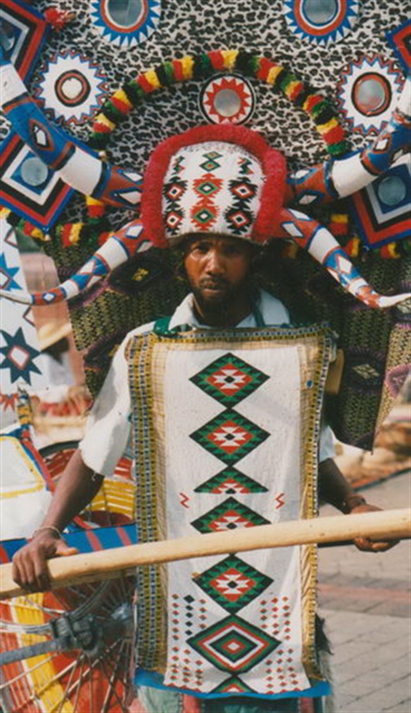 Tradiční oděv v roce 2010
