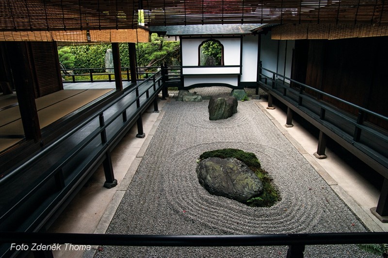 Vnitřní zahradu kláštera Obaiin vytvořil slavný čajový mistr Sen no Rikjú (1522 až 1591).