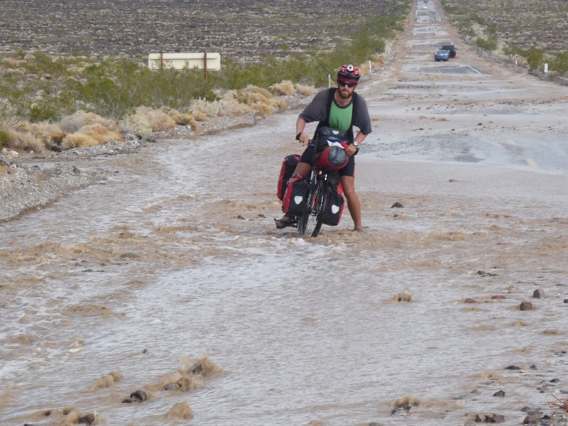 Po bleskové povodni (Flash Floods) v Údolí smrti