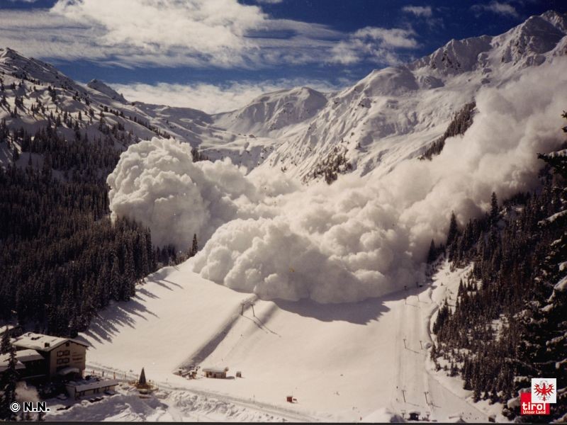 I tohle může v Alpách padat (ilustrační snímek tyrolské lavinové služby LWD Tirol)