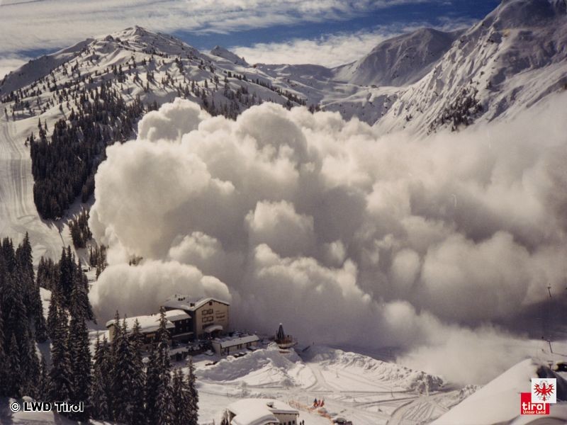 Pohled na lavinu může být fascinující, "pobyt" v ní v žádném případě (ilustrační foto LWD Tirol)
