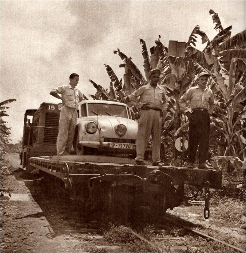 Banánová železnice - na cestě z Puerto Armuelles do Golfita | Foto: Muzeum jihovýchodní Moravy Zlín, Archiv H+Z, autor: Jiří Hanzelka a Miroslav Zikmund