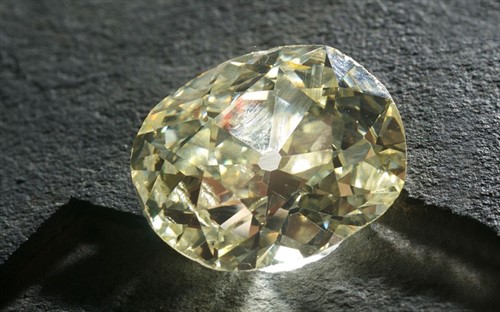 Eureka, první diamant z roku 1866 | https://en.wikipedia.org/wiki/Eureka_Diamond