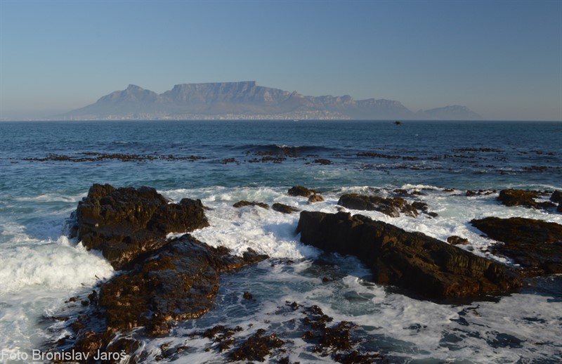 Výhled na Stolovou horu z Robben Island