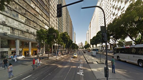 Avenida Vargas z května 2016 z přibližně stejného bodu, jako jí fotili H+Z | www.googlemaps.com