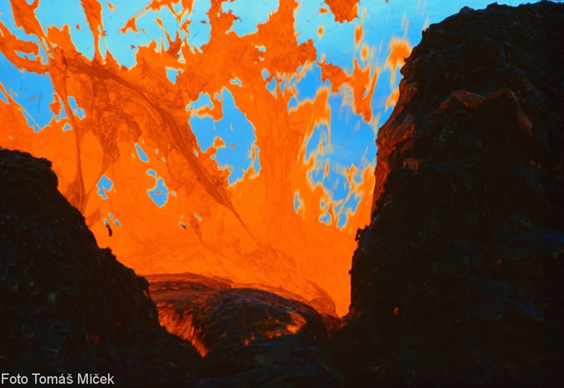 Kilauea - výbuchový kužel pod kráterem Puu Oo Kilauea  (Havajské ostrovy)