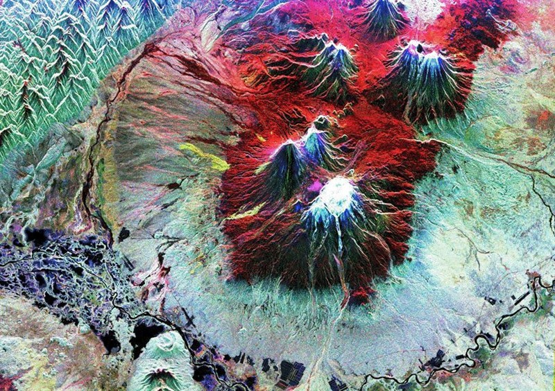 Radarový snímek vulkanické oblasti kolem Ključevskij (foto NASA)