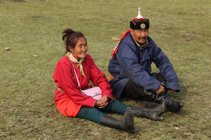 Naadam je dnes již jednou z mála příležitostí, kdy je možné vidět Mongoly v jejich tradičních slavnostních úborech.