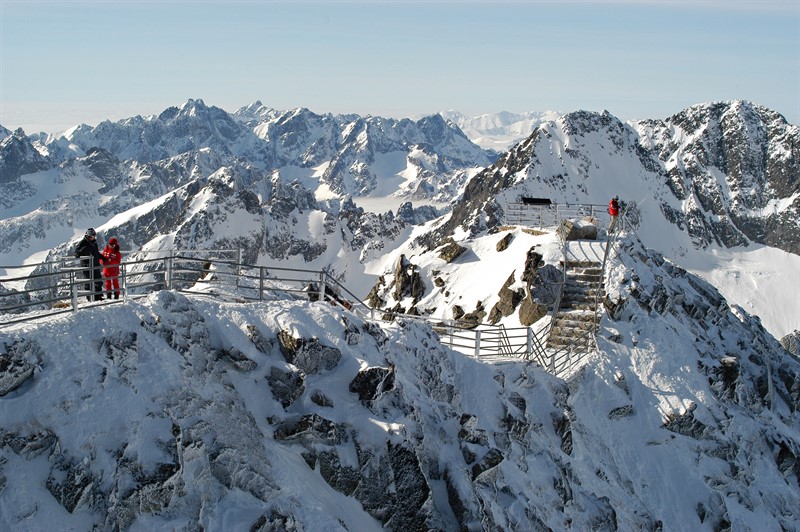 Lomnický štít je s nadmořskou výškou 2634 m druhá nejvyšší hora Vysokých Tater a Slovenska. A vede sem už 75 let lanovka