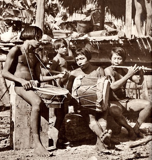 Indiáni kmene Čoko v Dariénu | Foto: Muzeum jihovýchodní Moravy Zlín, Archiv H+Z, autor: Jiří Hanzelka a Miroslav Zikmund