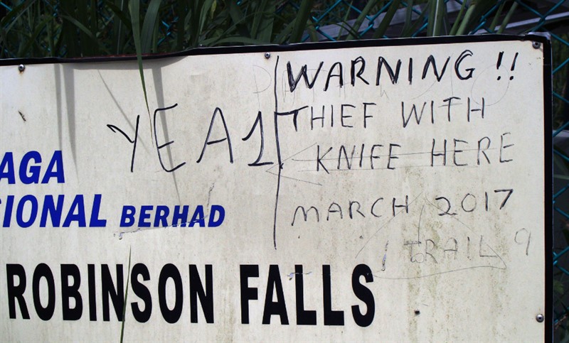  Pod Robinsonovými vodopády ještě před několika měsíci přepadával turisty lupič s nožem