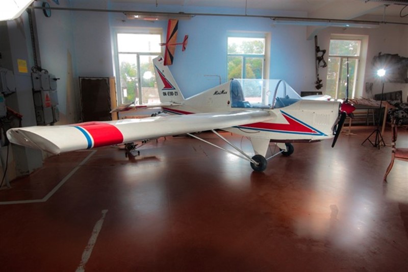 MiniMax - minimální letadlo pro maximální zábavu - je jednoduchý letoun s motorem z trabanta