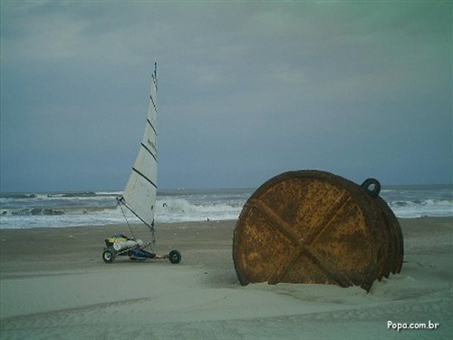 Cestování větrným vozítkem je asi v písku snazší | http://www.popa.com.br