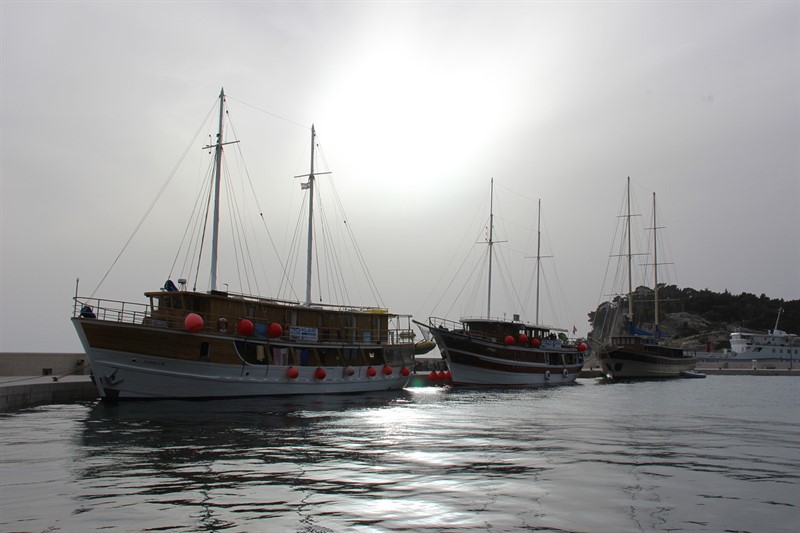Nostalgický poslední podvečer v Makarské, kde se po týdnu setkala celá kololodní flotila